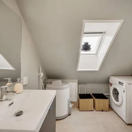 Holiday home Dinbnb Homes I 4-bedroom Historical House In Romantic Surroundings *